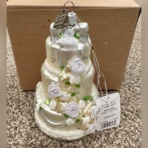 ✨New with Tags✨ Eric Cortina Collection Wedding Cake Ornament